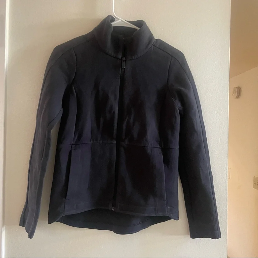 Lululemon jacket size 2